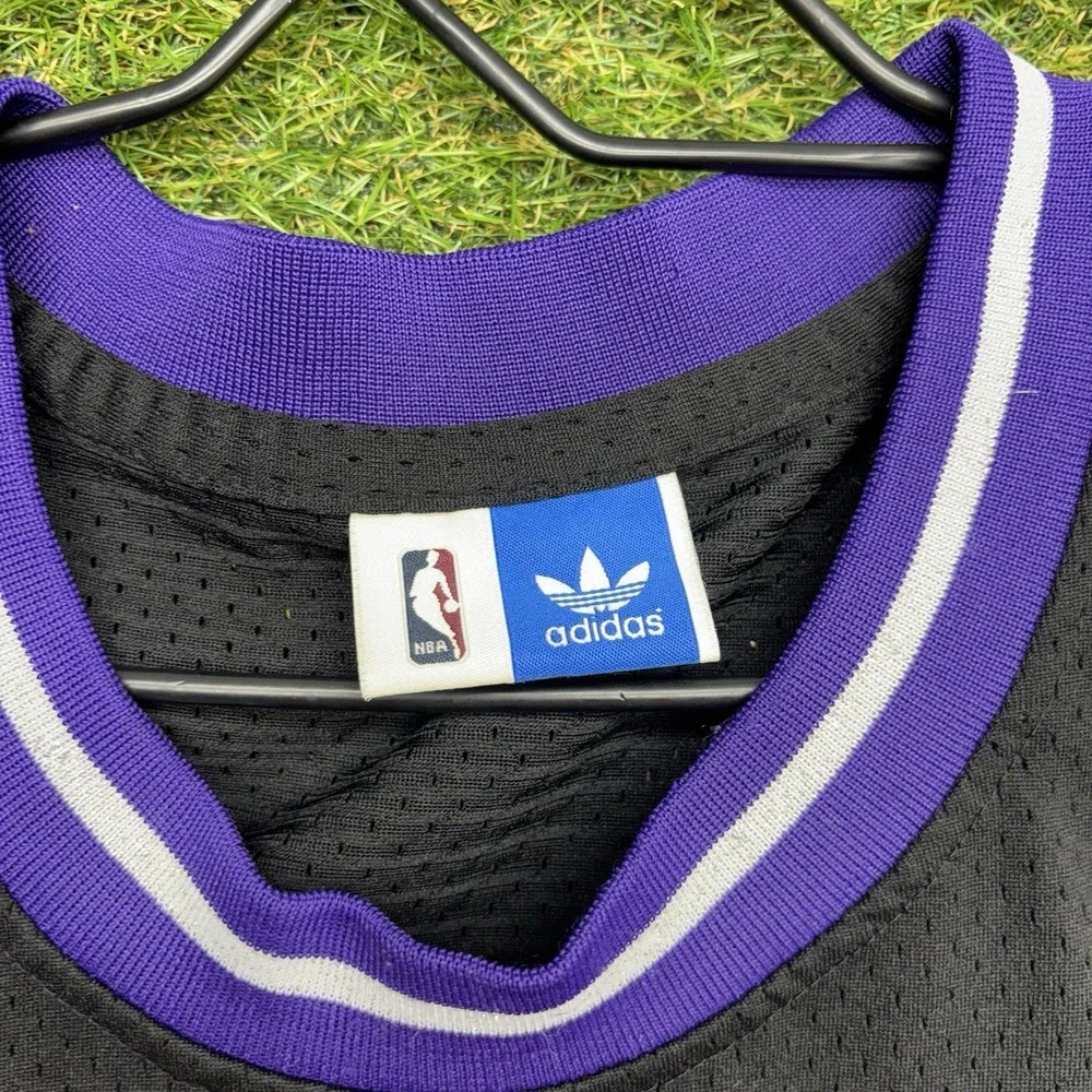 Sacramento Kings NBA Jersey Mens Medium Adidas Black #4 Chris Webber Printed